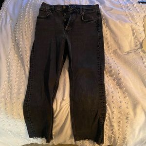 Black Zara stretch jeans. Frayed bottom. Size 8. Curve love.